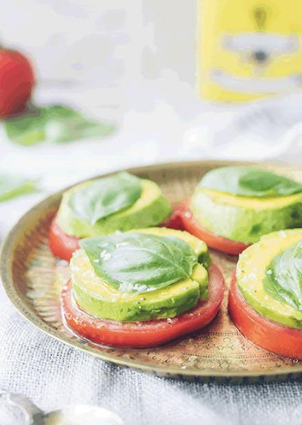 Avocado Caprese Salad 