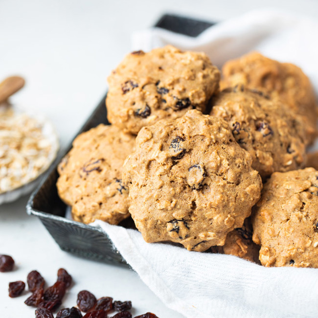 Fat-Free Oatmeal Raisin Cookies